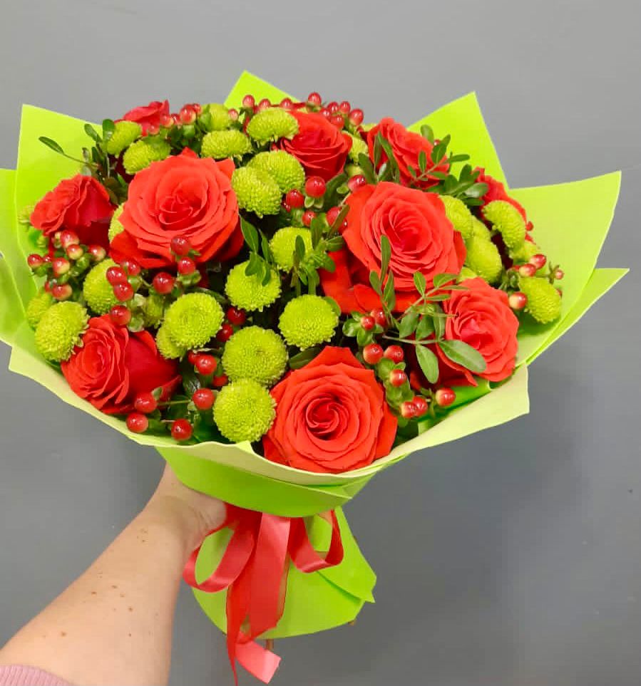 Букет цветов из: Хризантемы и Розы в Ивдели