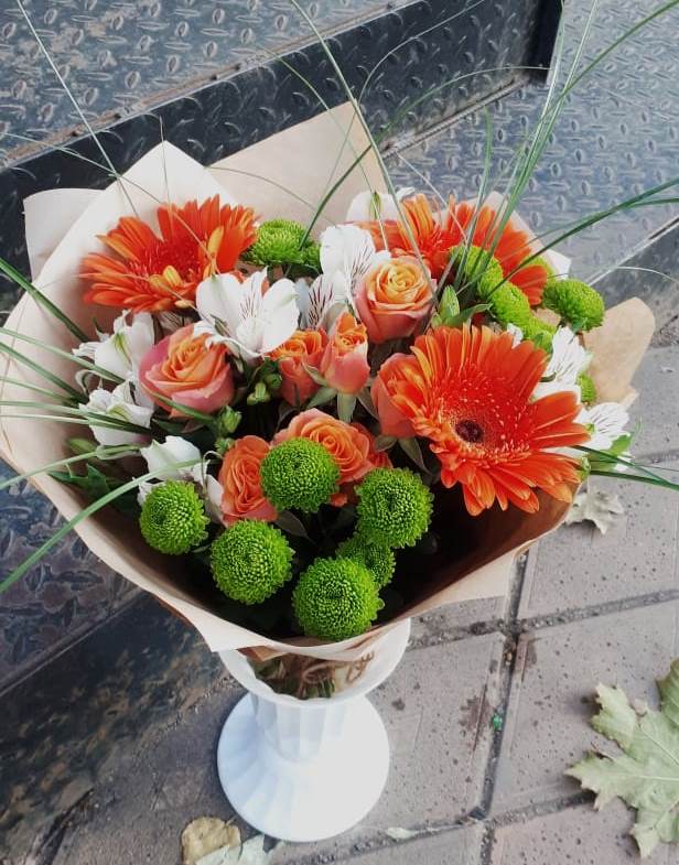 Букет цветов из: Герберы, Хризантемы, Альстромерии и Розы в Ивдели
