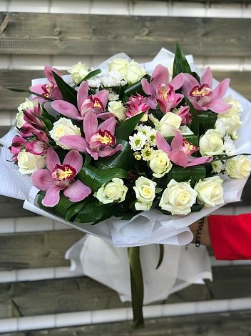 Букет цветов из: Розы и Хризантемы в Ивдели
