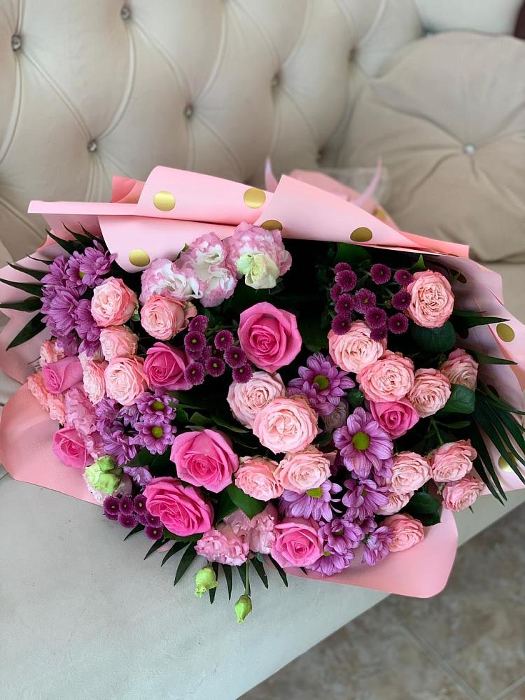 Букет цветов из: Хризантемы, Розы и Лизиантусы в Ивдели