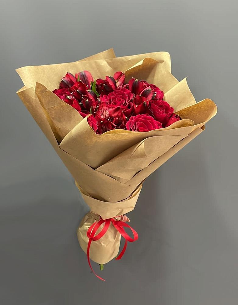 Букет цветов из: Альстромерии и Розы в Ивдели