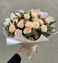 Букет Кремовые розы Латте в Ивдели