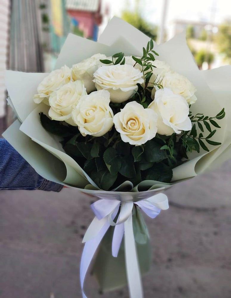 Букет Белые розы Проуд в Ивдели
