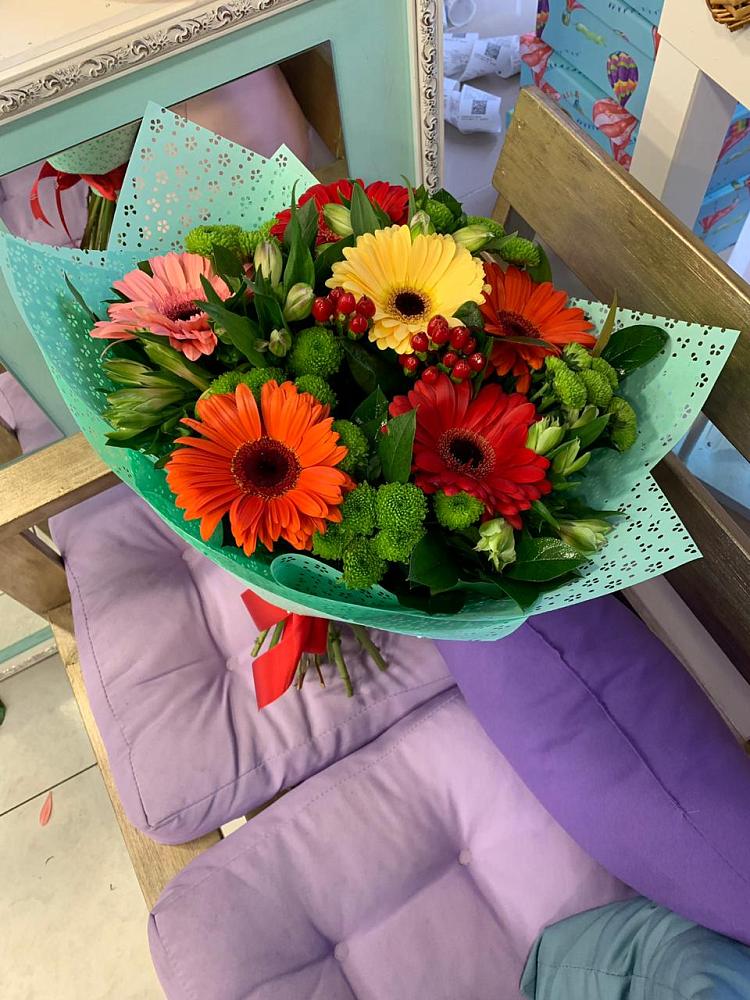 Букет цветов из: Герберы, Хризантемы и Альстромерии в Ивдели
