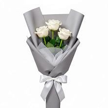 Букет 3 белые розы в Ивдели