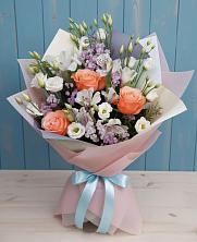 Букет цветов из:  Лизиантусы, Розы, Альстромерии и Гипсофила в Ивдели