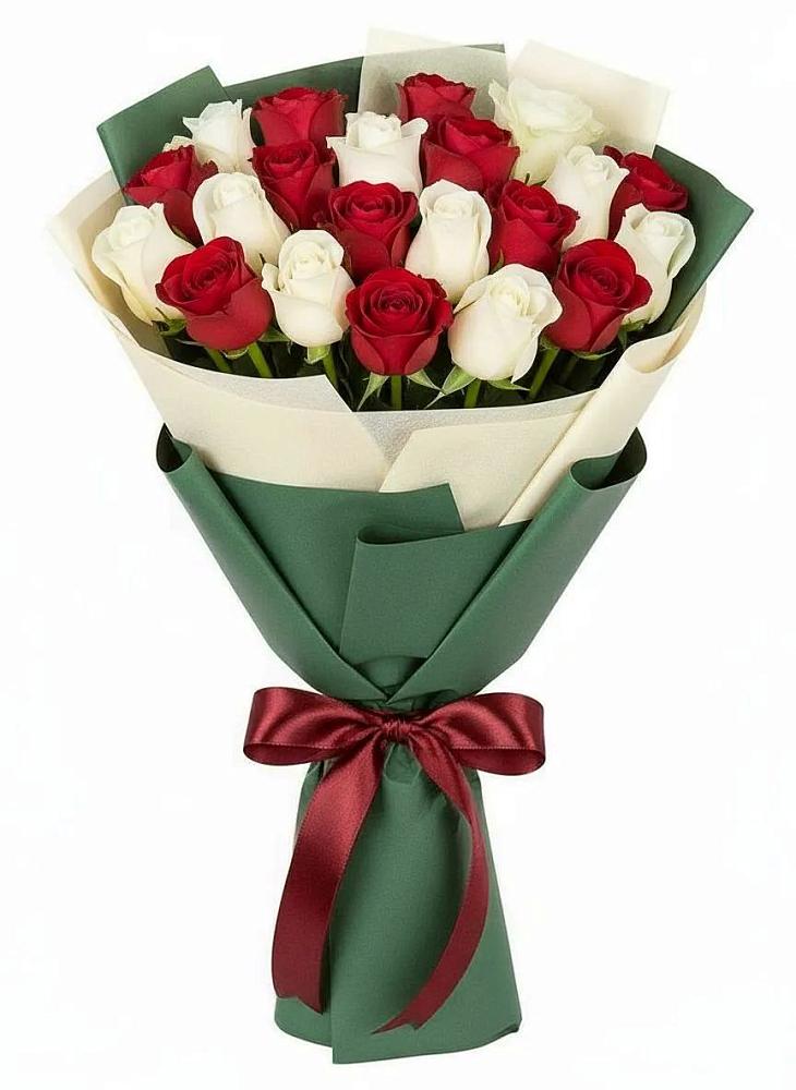 Букет Микс из красных и белых роз в Ивдели