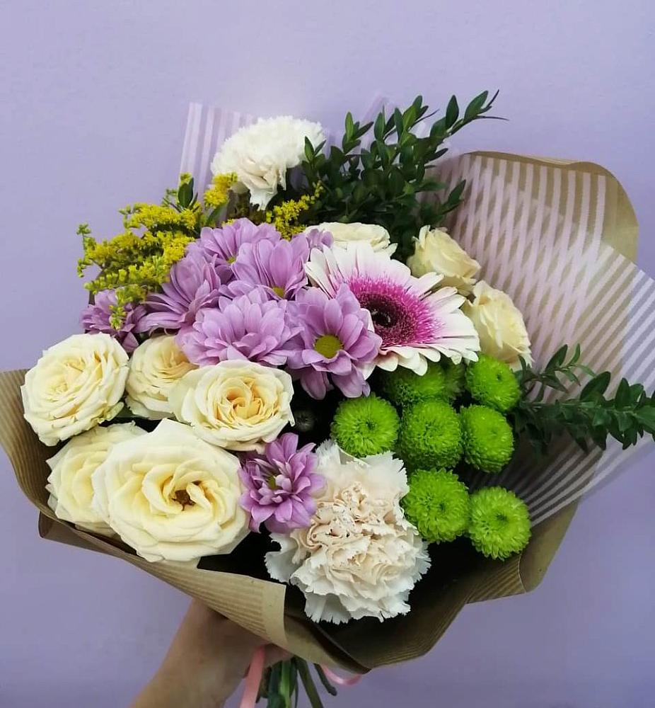 Букет цветов из: Хризантемы, Розы, Гвоздики и Герберы в Ивдели