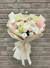Букет цветов из:  Гвоздики, Розы, Лизиантусы и Хризантемы в Ивдели