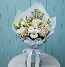 Букет цветов из:  Розы и Лизиантусы в Ивдели