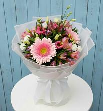 Букет цветов из:  Герберы, Альстромерии и Лизиантусы в Ивдели