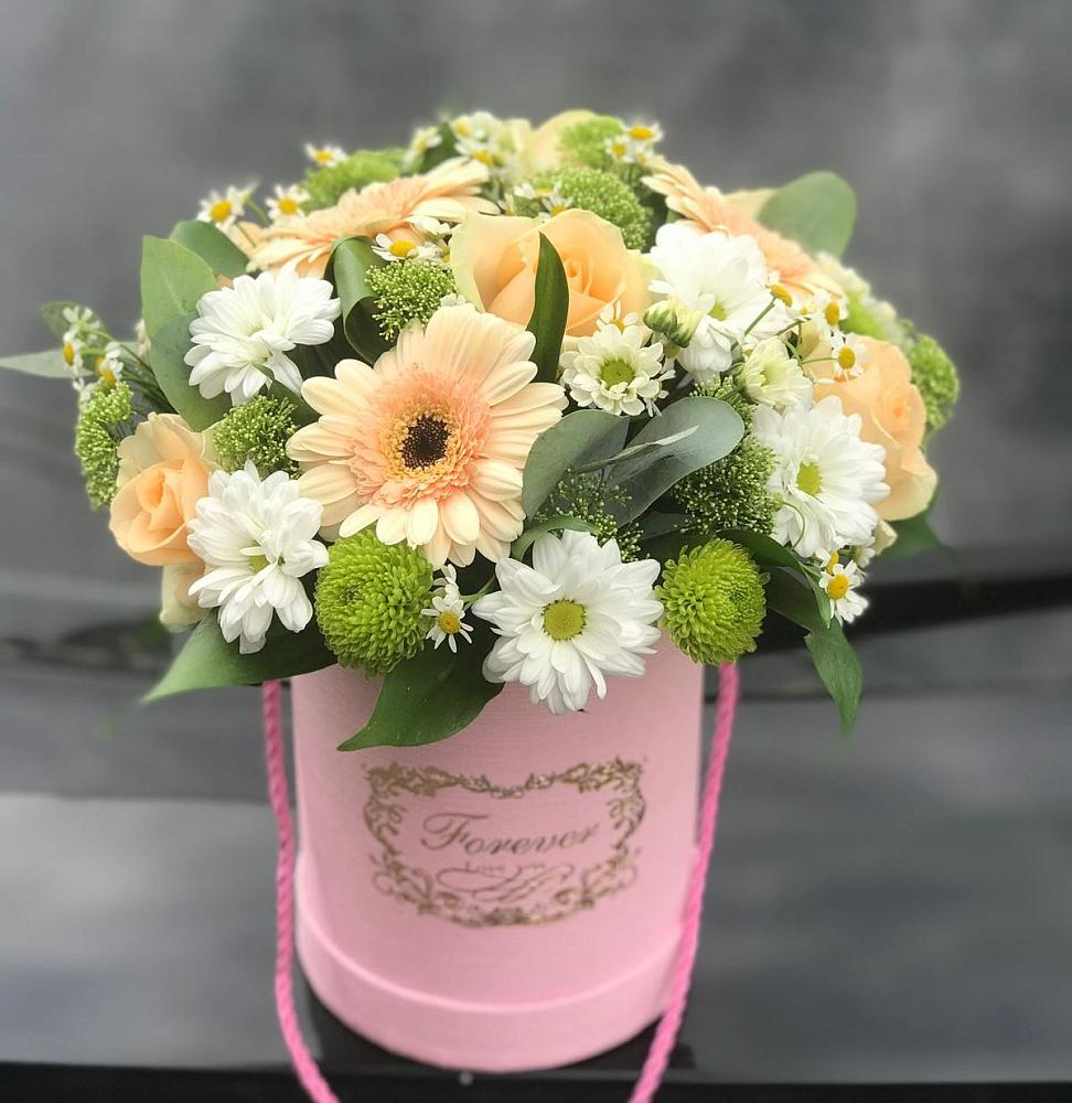 Цветочная композиция из Розы, Герберы и Хризантемы в шляпной коробке в Ивдели