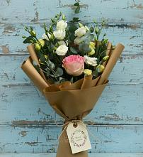 Букет цветов из:  Розы и Лизиантусы в Ивдели