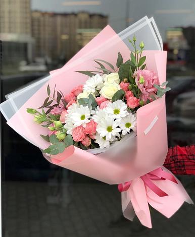Букет цветов из: Розы, Лизиантусы и Хризантемы в Ивдели